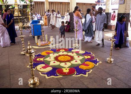 Onam-Feierlichkeiten im Parthasarathy-Tempel, Aranmula, Kerala, Südindien, Indien, Asien Stockfoto