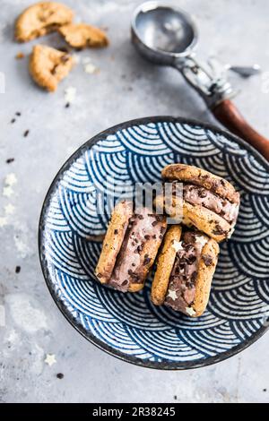 Triple choc Ice Cream Sandwich Stockfoto