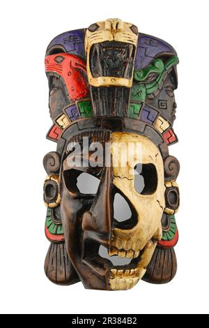 Mexikanische Maya-Azteken-Keramikmaske isoliert auf weiß Stockfoto