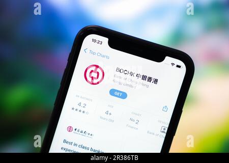 China. 22. Mai 2023. In dieser Fotoabbildung wird das Logo der Bank of China (Hongkong)-App im App Store eines Apple-Telefons angezeigt. Kredit: SOPA Images Limited/Alamy Live News Stockfoto