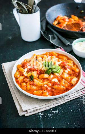 Gnocchi alla Sorrentina mit Mozzarella und Tomaten Stockfoto