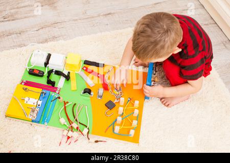 DIY beschäftigt board Stockfoto