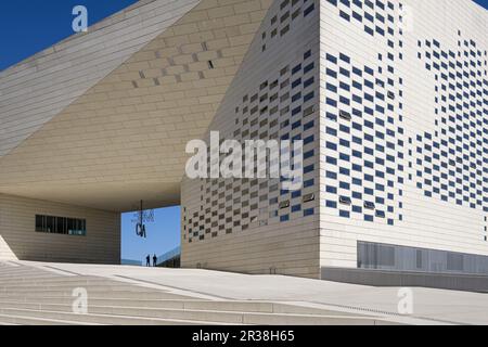 FRANKREICH. GIRONDE (33). BORDEAUX. PALUDATE QUAY. DAS "MECA" (HAUS DER CRETIVE-WIRTSCHAFT UND -KULTUR) IST EIN MULTIFUNKTIONALER KULTURRAUM (ARCHITEKT: BJARK) Stockfoto