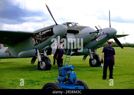 Die De Havilland DH.98 Mosquito ist ein britisches zweimotoriges, schulterflügeliges, multifunktionales Kampfflugzeug, das im Zweiten Weltkrieg eingeführt wurde. Stockfoto