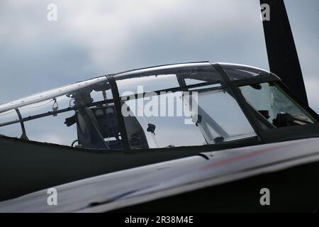 Die De Havilland DH.98 Mosquito ist ein britisches zweimotoriges, schulterflügeliges, multifunktionales Kampfflugzeug, das im Zweiten Weltkrieg eingeführt wurde. Stockfoto