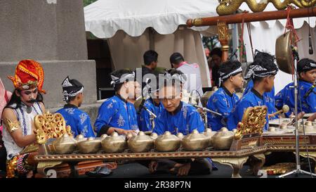 Niyaga ist ein traditioneller Musikinstrument-Player von Java Stockfoto