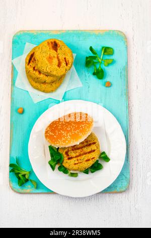 Vegane Burger mit Kichererbsen und Kartoffeln Stockfoto