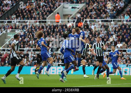 Harry Souttar und Kiernan Dewsbury-Hall von Leicester City sind während des Premier League-Spiels zwischen Newcastle United und Leicester City auf St. James's Park, Newcastle am Montag, den 22. Mai 2023. (Foto von Mark Fletcher/MI News/NurPhoto) Guthaben: NurPhoto SRL/Alamy Live News Stockfoto