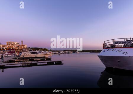 Abendlicht, Waren Mueritz, Mecklemburgische Seenplatte, Seengebiet Mecklenburg, Mecklenburg-Vorpommern, Ostdeutschland Stockfoto