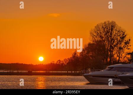 Abendlicht, Waren Mueritz, Mecklemburgische Seenplatte, Seengebiet Mecklenburg, Mecklenburg-Vorpommern, Ostdeutschland Stockfoto