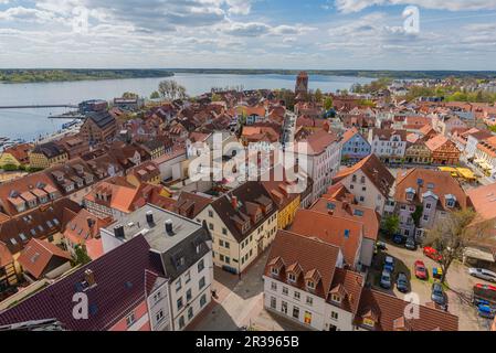 Blick von der Marienkirche auf die Landstadt Waren, Mueritz, Mecklemburgische Seenplatte, Mecklenburg-Vorpommern, Ostdeutschland, Europa Stockfoto