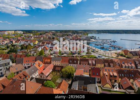 Blick von der Marienkirche auf die Landstadt Waren, Mueritz, Mecklemburgische Seenplatte, Mecklenburg-Vorpommern, Ostdeutschland, Europa Stockfoto