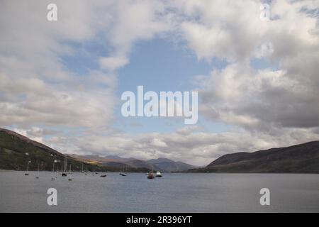 Fischerboote in Loch Broom, in der Nähe von Ullapool Stockfoto