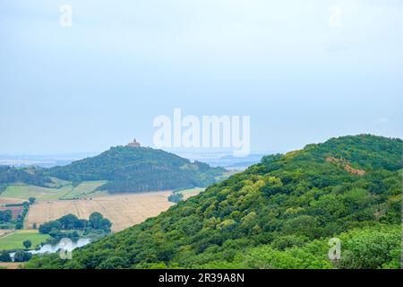 Blick vom Schloss Mühlburg zur Wachsenburg, drei Gleichen, Thüringen, Deutschland. Stockfoto