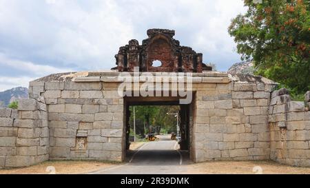 Eingangstor zum Chandragiri Fort, Tirupati, Andhra Pradesh, Indien. Stockfoto