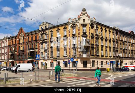 Ein altes Apartmenthaus im Zentrum von Kattowitz, Polen. Mai 2023 Stockfoto