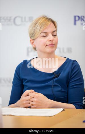 München, Deutschland. 22. Mai 2023. Katharina Schulze bei der Diskussion über Migration und Sicherheit in Bayern im Internationalen Presseclub in München am 22. Mai 2023. (Foto: Alexander Pohl/Sipa USA) Guthaben: SIPA USA/Alamy Live News Stockfoto
