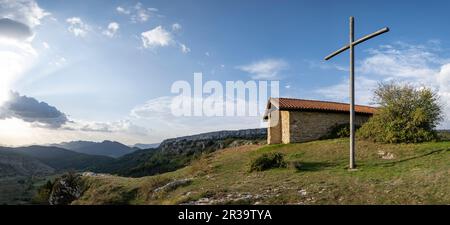 Ermita de San Lorenzo, Parque Natural de Valderejo, Municipio de Valdegovía, Alava, País Vasco, Spanien. Stockfoto