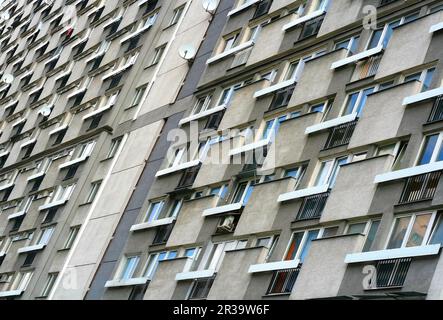 Mehrfamilienhaus ab 50 ist im Zentrum von Warschau. Stockfoto