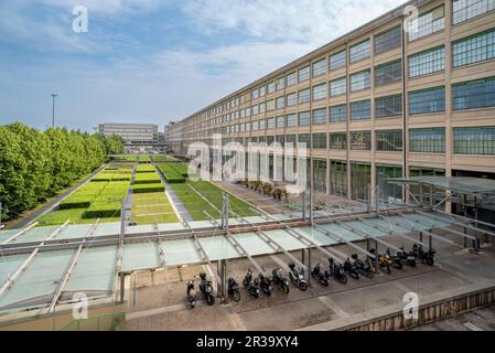 Turin, Italien - 2023. Mai 22: Lingotto Fairground Complex. Hier befinden sich Tagungs- und Geschäftszentren. Es war FIats Automobilfabrik Stockfoto