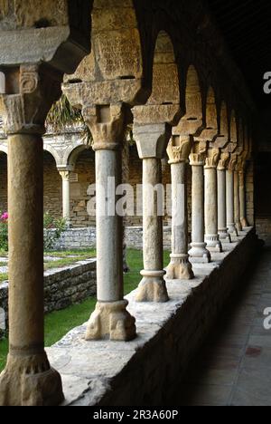 Claustro de la Catedral romanica de San Vicente (s. XI). Roda de Isábena. Aragón. España. Stockfoto