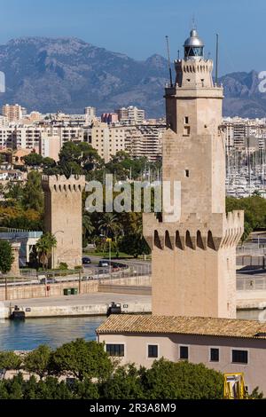 Paraires Turm und Signal Tower von Porto Pi Leuchtturm, XV Jahrhundert, erklärte ein kunsthistorisches Denkmal am 14. August 1983. Palma, Mallorca, Balearen, Spanien. Stockfoto