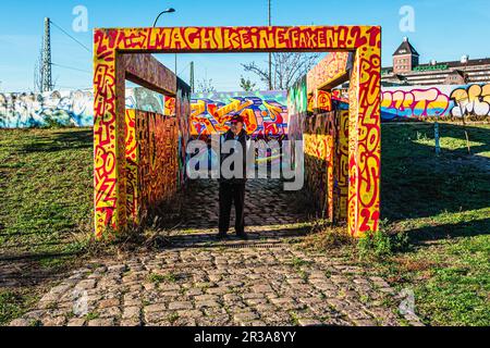 21er Gallery Street Art Wall in Moabiter Stadtgarten, Moabit City Garden, Siemensstraße, Moabit, Mitte, Berlin Stockfoto