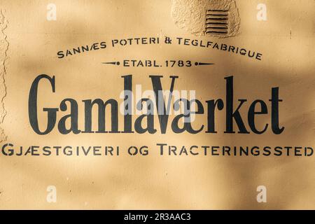 Sandnes, Norwegen, Mai 17 2023, GamlaVaerket Business and Tourist Hotel Downtown Sandnes Schild ohne Personen Stockfoto