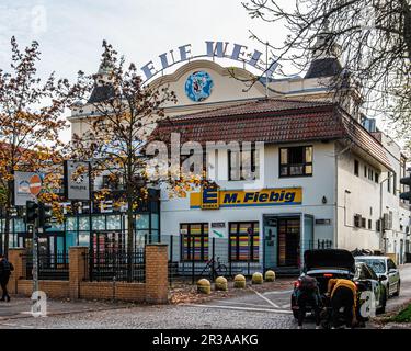 Huxleys Neue Welt Veranstaltungsort und Unterhaltungszentrum in der ehemaligen Konzerthalle, Hasenheide 107, Kreuzberg-Berlin, Deutschland Stockfoto