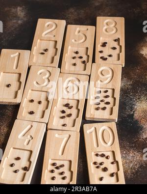 Erzi Stapelgeister XXL – 80-teiliges Holzspiel, Lernspiel Für Kinder, Bunt Lackiert