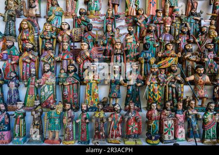 figuras de santos, Santiago Atitlan, Mercado, departamento de Sololá, Guatemala, Mittelamerika. Stockfoto