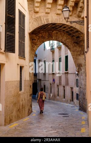Arco de la Almudaina, Puerta de origen Romano transformada por los musulmanes, Mallorca, Balearen, Spanien. Stockfoto