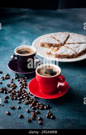 Espresso und Panforte Stockfoto