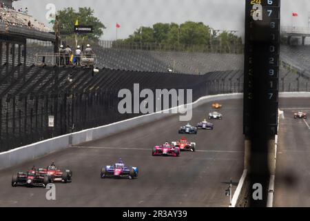 Indianapolis, USA. 22. Mai 2023. INDIANAPOLIS, INDIANA - MAI 22: Fahrer üben für den Indy 500 auf dem Indianapolis Motor Speedway am 22. Mai 2023 in Indianapolis, Indiana. Kredit: Jeremy Hogan/Alamy Live News Stockfoto