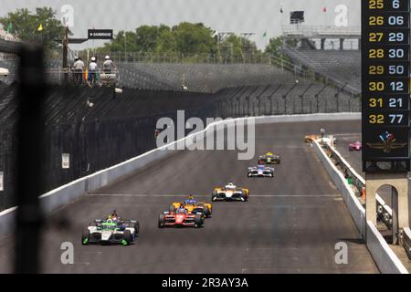 Indianapolis, USA. 22. Mai 2023. INDIANAPOLIS, INDIANA - MAI 22: Fahrer üben für den Indy 500 auf dem Indianapolis Motor Speedway am 22. Mai 2023 in Indianapolis, Indiana. Kredit: Jeremy Hogan/Alamy Live News Stockfoto