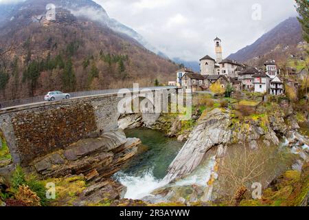 Lavertezzo Village in Valle Verzasca, schweizer Alpen, Schweiz Stockfoto