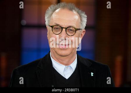 ARCHIVFOTO: Dieter KOSSLICK wird am 30. Mai 2023 75 Jahre alt, Dieter KOSSLICK, Berlinale Chef, Portrait, Porträt, zugeschnittenes Einzelbild, Einzelmotiv, als Gast der Sendung „Koelner Treff“ auf WDR-Fernseher, 17.01.2014. Â Stockfoto