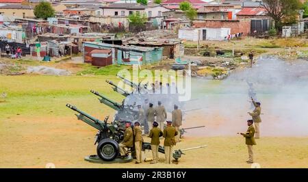 Artillerie Kanonengewehre in der örtlichen Gemeinde Stockfoto