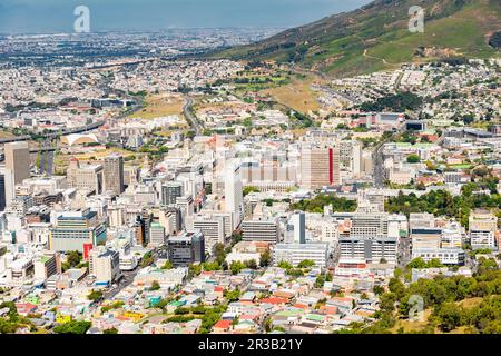 Erhöhte Aussicht auf Kapstadt, Südafrika, zentrales Geschäftsviertel und Umgebung Stockfoto