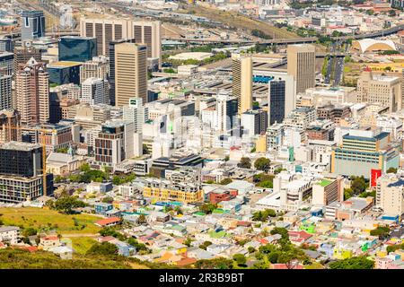 Erhöhte Aussicht auf Kapstadt, Südafrika, zentrales Geschäftsviertel und Umgebung Stockfoto