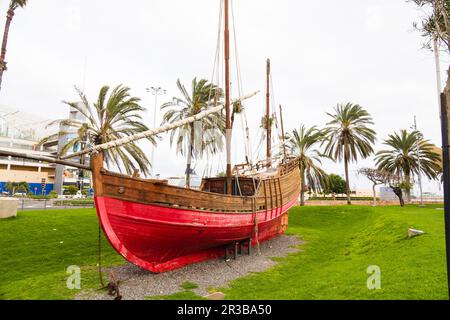 Nachbildung des Karavells von Christoph Kolumbus El Nina. Carabela La Nina III, Parque Santa Catalina. Las Palmas, Gran Canaria, Spanien Stockfoto