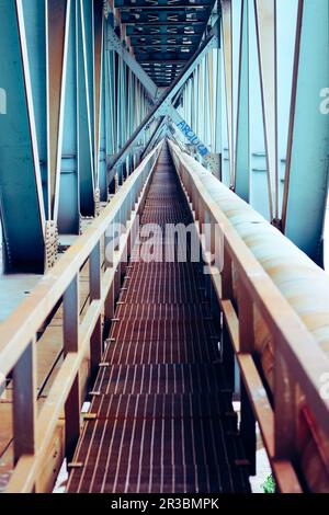 Bauelemente der Eisenbahnbrücke Stockfoto