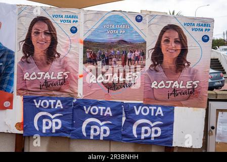 Kandidat für die Partido-Volkswahlen für die spanischen Kommunalwahlen 2023 in Ciudad Quesada für die Region Rojales, Spanien. Kandidatin Isabel Berná Vidal Stockfoto