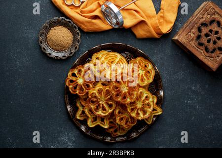 Achappam (auch Achu Murukku) – frittiertes Reismehl, Rosenkekse, Indien, Syrien Stockfoto