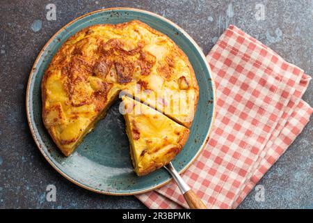 Hausgemachte spanische Tortilla - Omelette mit Kartoffeln Stockfoto