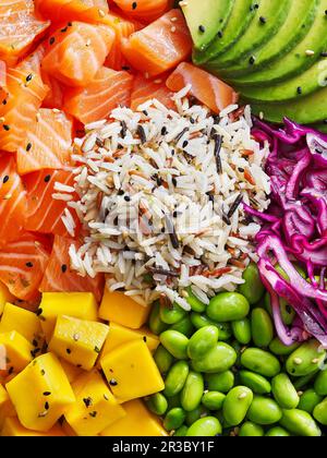 Nahaufnahme eines Poke Bowl Stockfoto