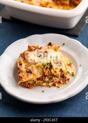 Schinken Fleckerl (Österreichische Pasta) Stockfoto