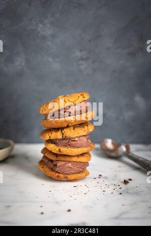 Keks-Eis-Sandwich Stockfoto