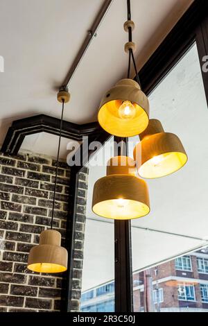 Im Inneren des Retro Cafe Coffee Shop Stockfoto