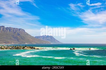 Blick auf Clifton Beach und Apartments in Kapstadt, Südafrika Stockfoto